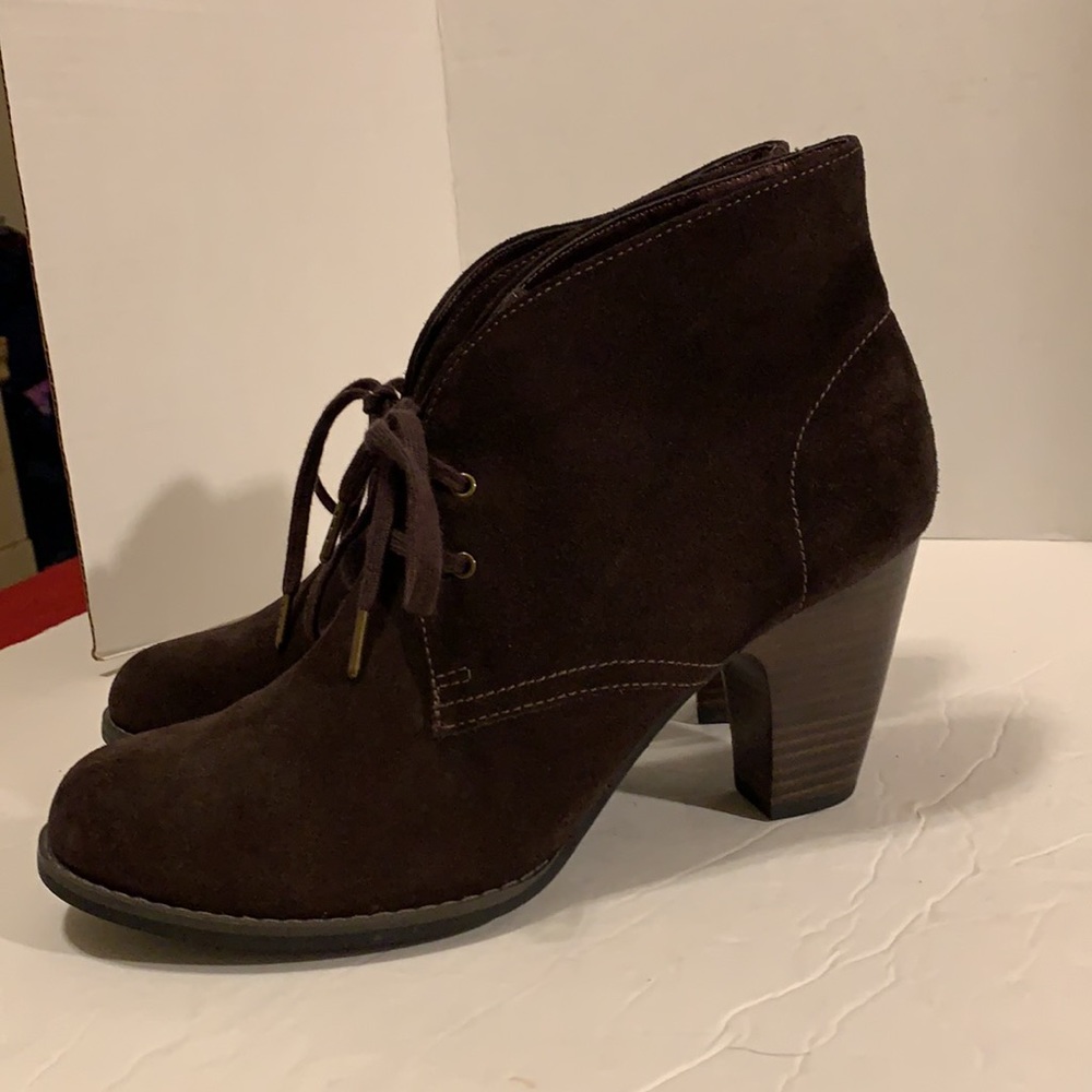 Clarks Indigo Brown Suede Lace Bootie boots 9.5